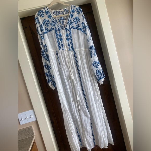 Zara Tops - NWT ZARA EMBROIDERED BLUE WHITE KIMONO COVER UP. SIZE LARGE